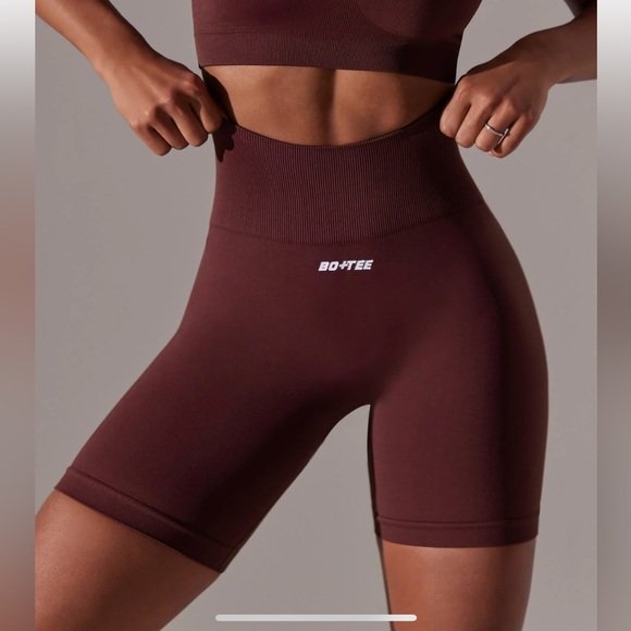 Bo+tee Super Sculpt Seamless Mini Shorts - Picture 3 of 7